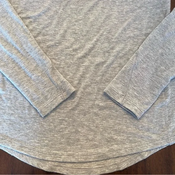 Lululemon Women’s Hold Tight Ribbed Heather Gray Stretch Long Sleeve Shirt Sz 6 - Picture 3 of 6